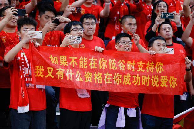 硬核粉丝！卫报：雷克岛监狱中2千名犯人观看了总决G1 助威尼克斯